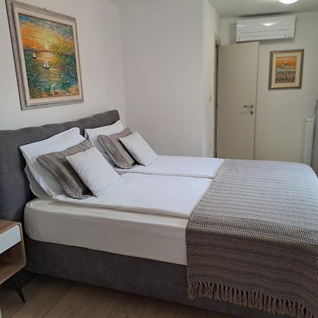 Apartment Lino - City Center Rovinj Exterior photo